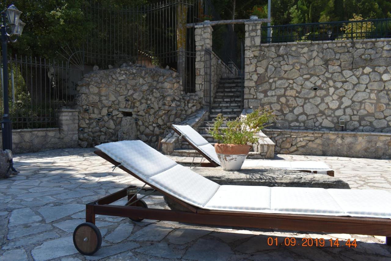 Estate Dafnopanagia Villa Magda Asprogerakata Buitenkant foto