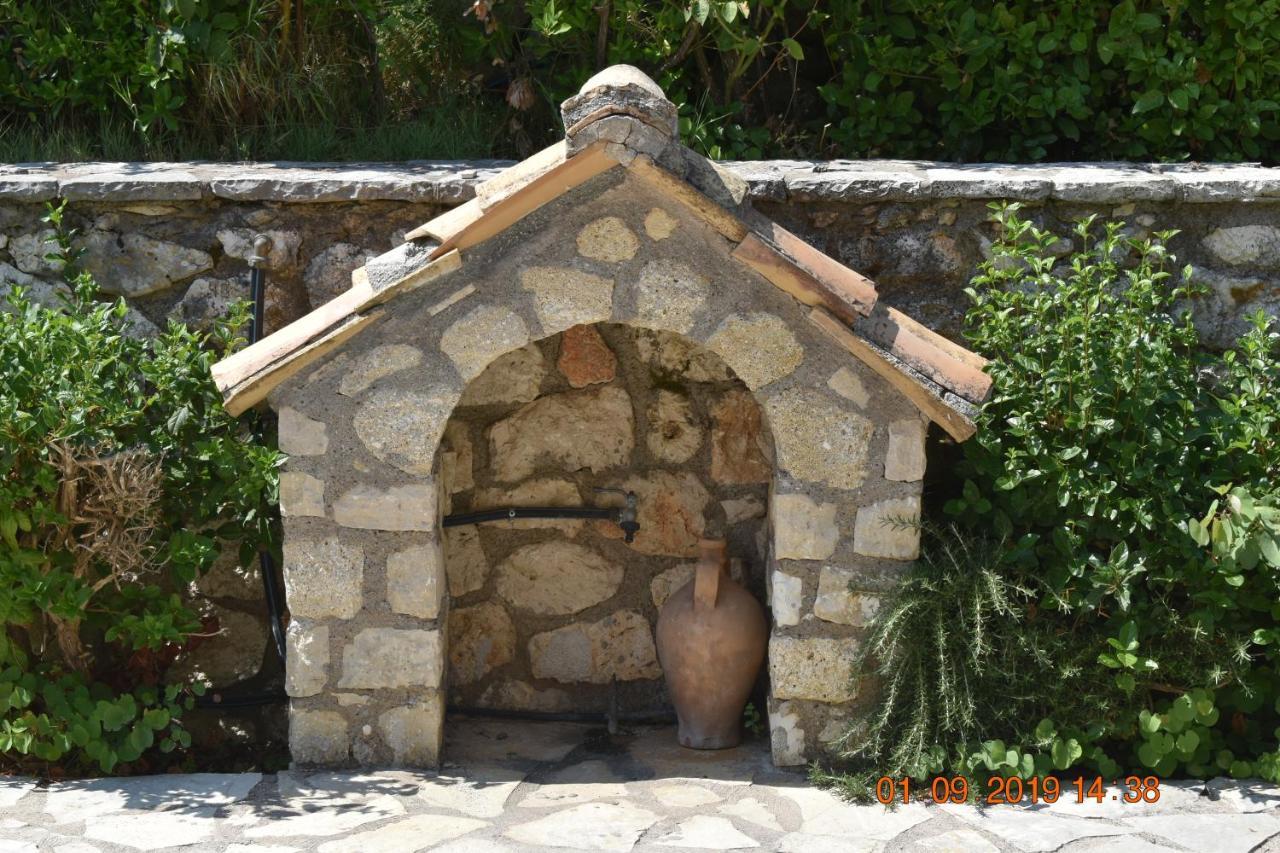 Estate Dafnopanagia Villa Magda Asprogerakata Buitenkant foto