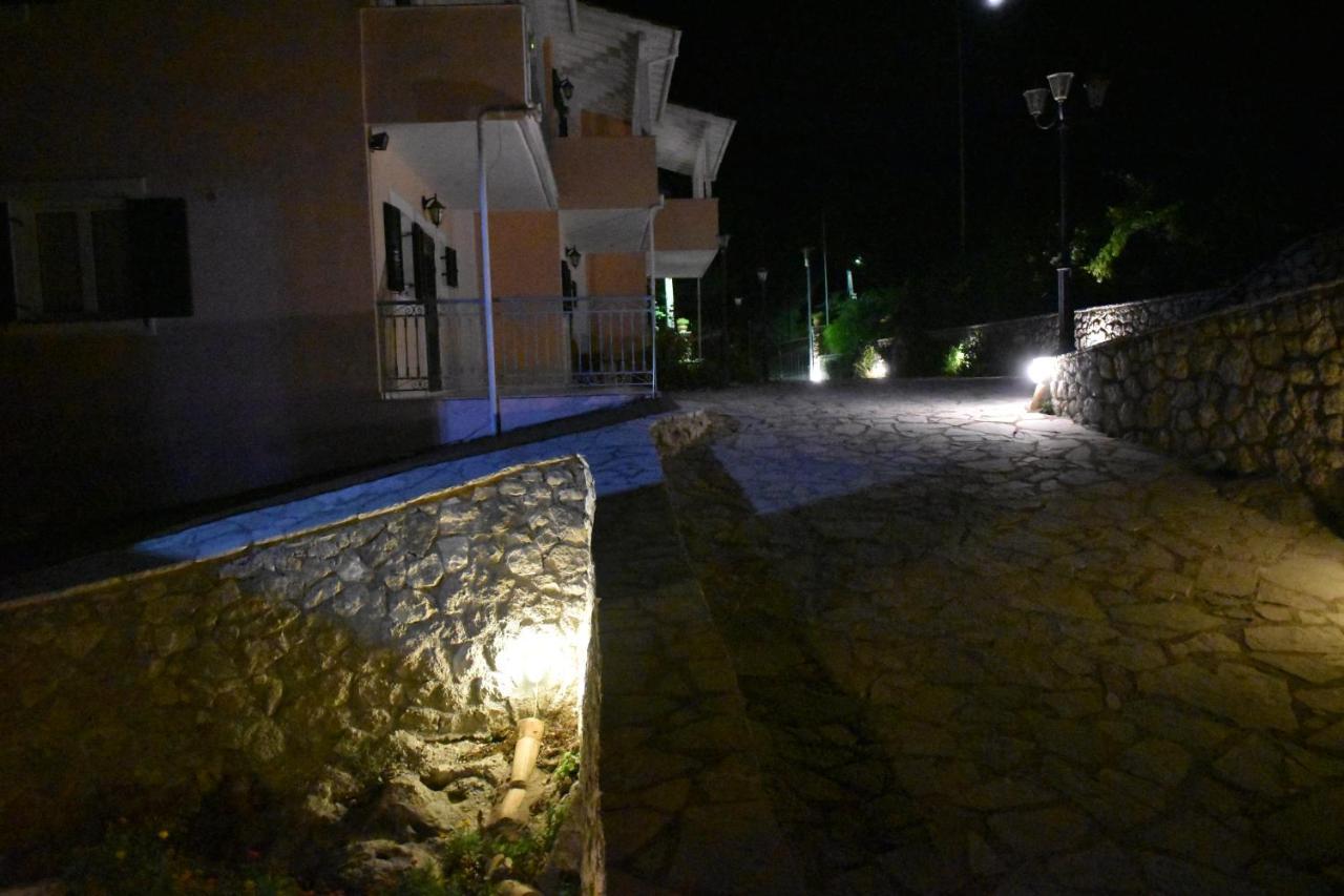 Estate Dafnopanagia Villa Magda Asprogerakata Buitenkant foto